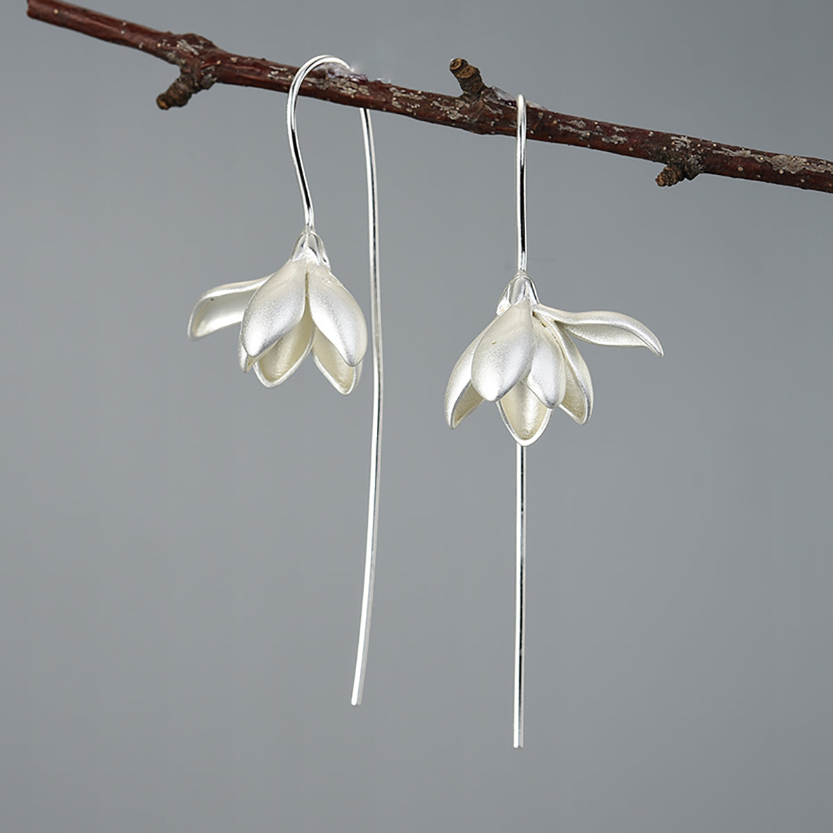 Sliver ring, shape as Flower with stone, Chandi earring, chandi ring, 18k gold plated, chandi online store.